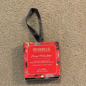 NIB-Spongellé CHERRY TONKA MUSK | BOXED FLOWER